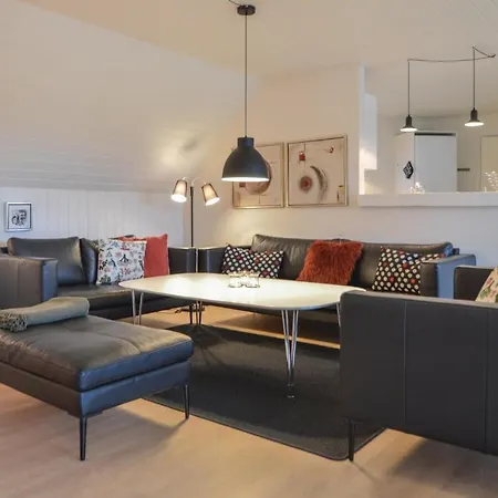 Five-bedroom Holiday In בית נופש