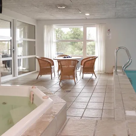 בית נופש Five-bedroom Holiday In בלבאנד