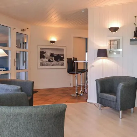 Five-bedroom Holiday In * בלבאנד