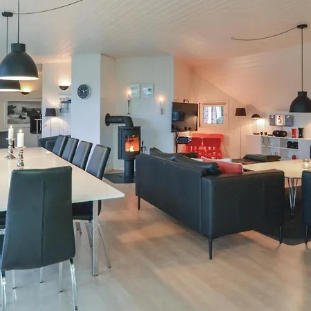 בית נופש Five-bedroom Holiday In בלבאנד